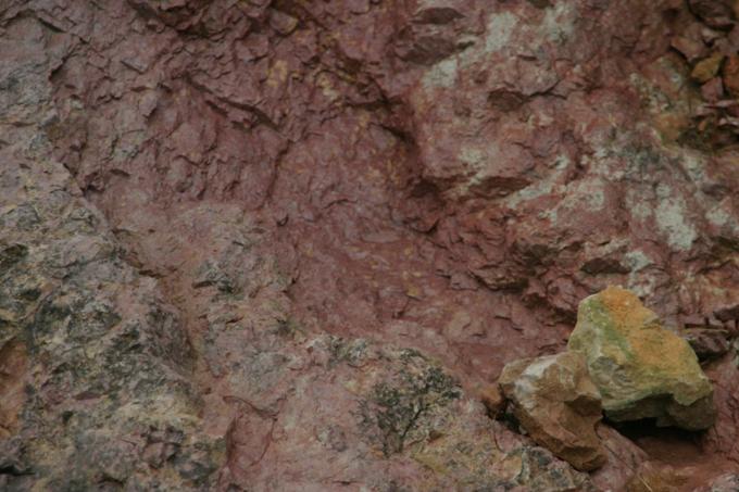  Carrière de "marbre" rose